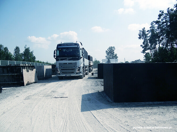 Transport szamb betonowych  w Brzegu
